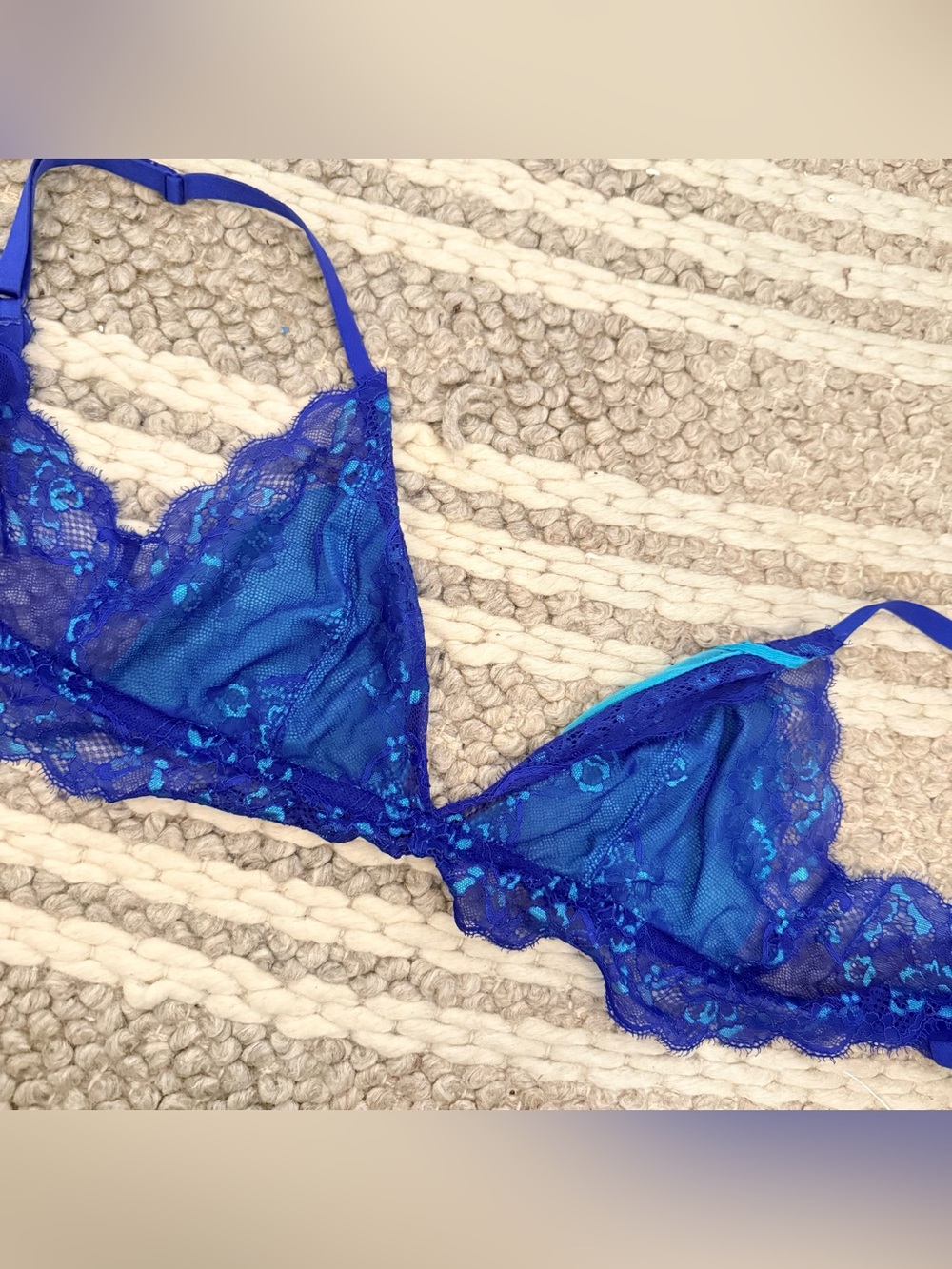 Nordstrom Demi sheer blue Lace Triangle ruffled Bralette in Cobalt Blue Sz small